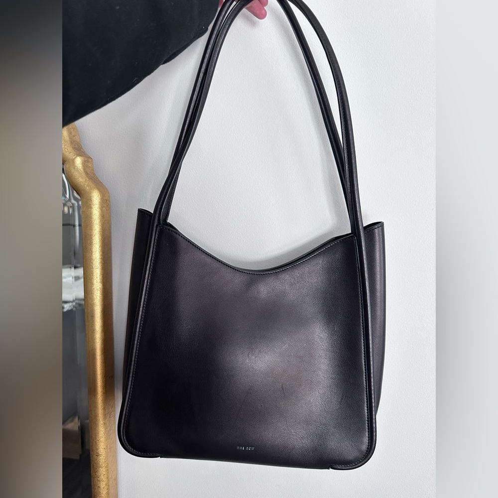 The row Symmetric tote